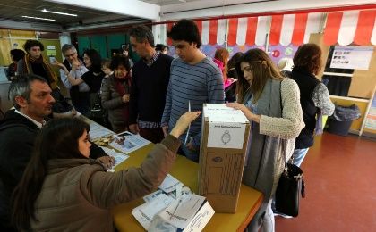 La provincia de Buenos Aires es el principal distrito del país. Tiene la mayor cantidad de electores. En él, se elegirán la mitad de ambas cámaras. 