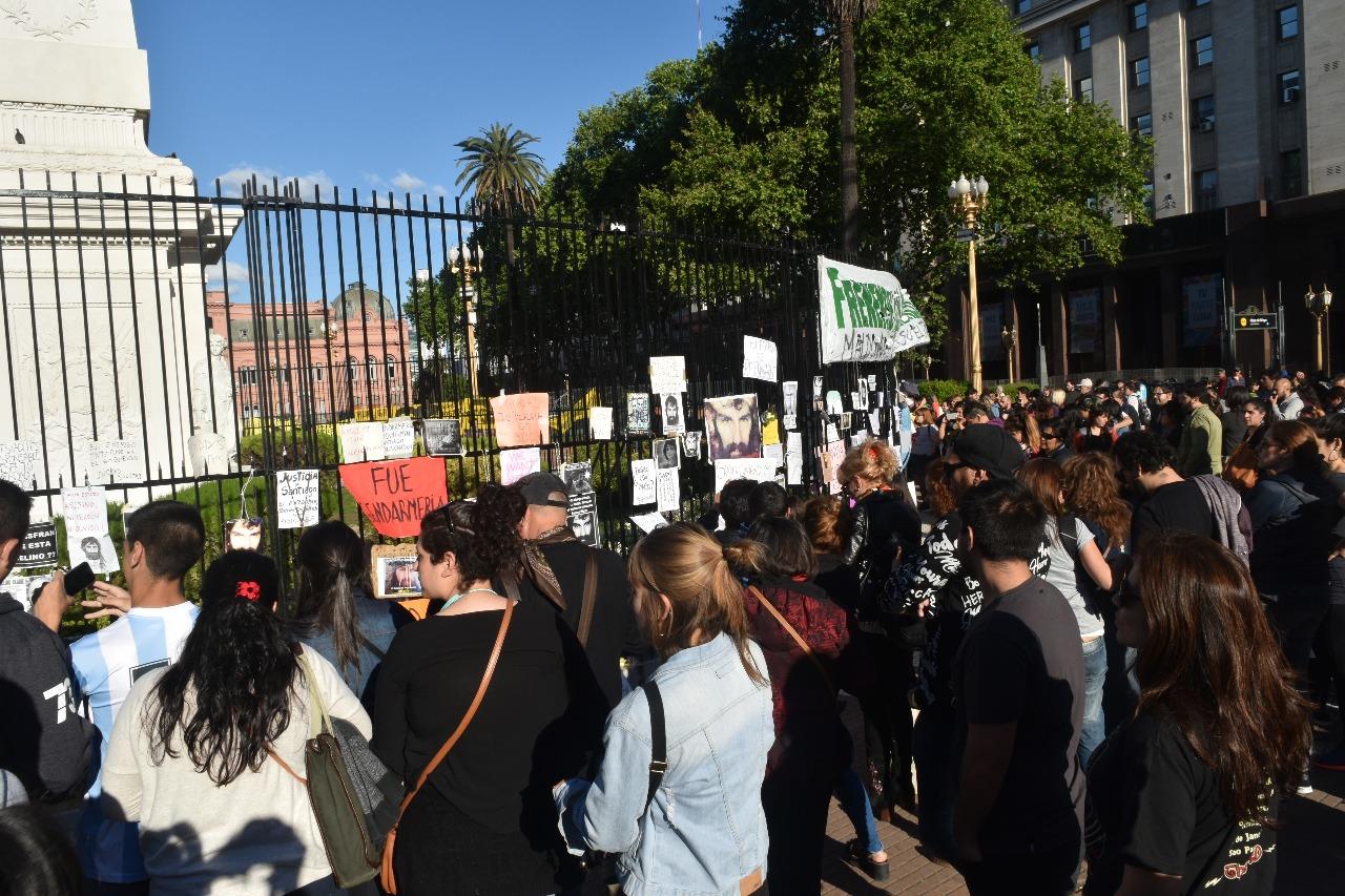 Cientos de argentinos rindieron honores al activista con cartas, poemas y reflexiones en la 