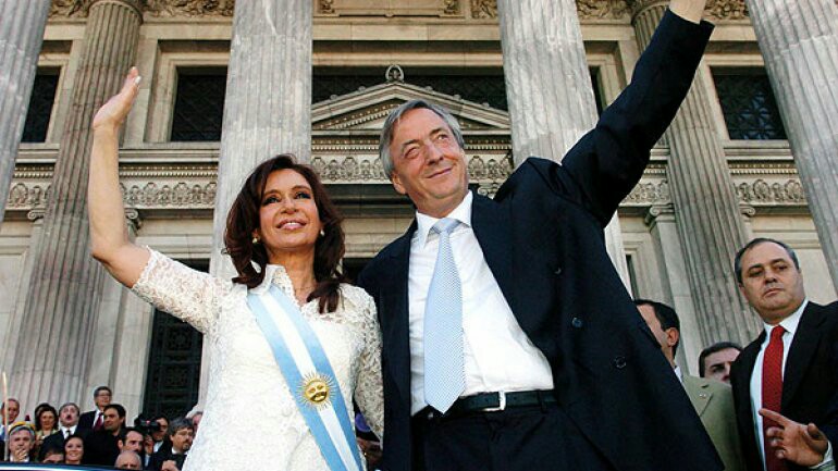 Durante los años que Néstor Kirchner estuvo involucrado en la política argentina, apoyó la causa de la unión latinoamericana y caribeña.