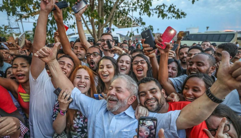 Lula visited Teofilo Otoni Federal University campus.