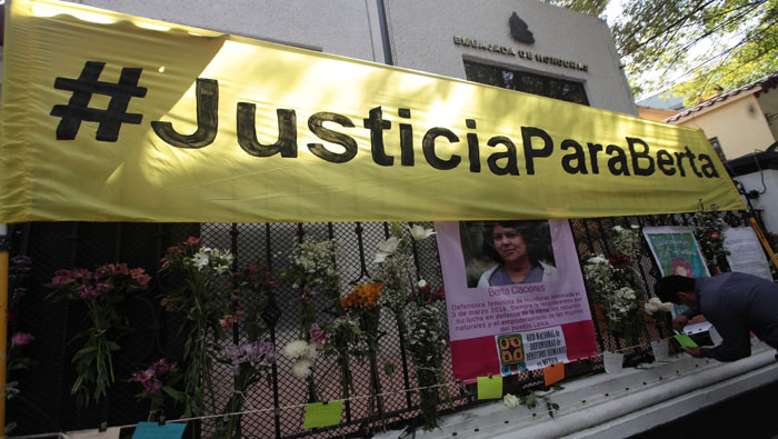 Austra Flores, madre de Cáceres, solicitó al Ministerio Público y la Fiscalía que 
