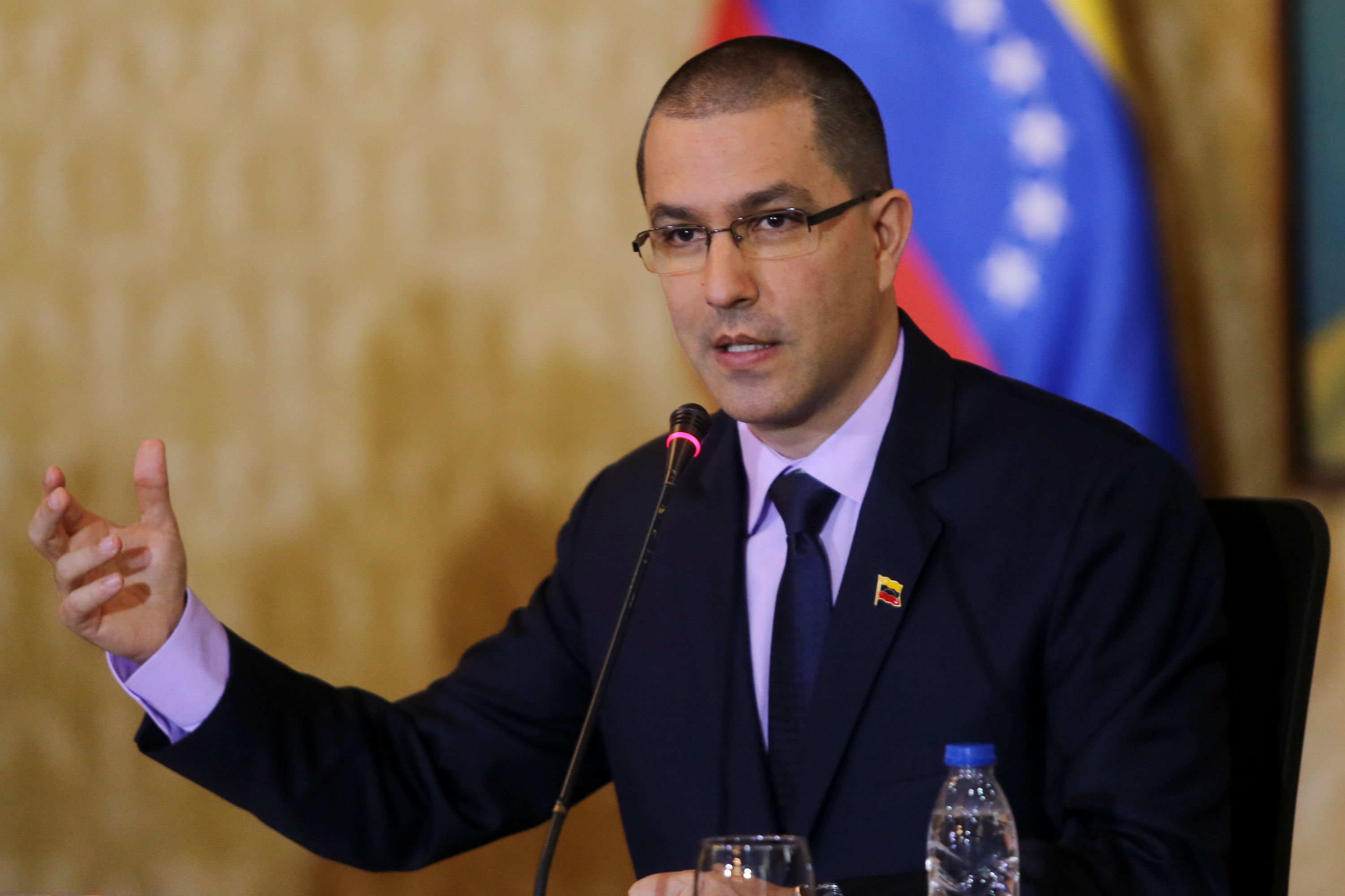 El ministro venezolano sostuvo que el Gobierno de Canadá ha enviado a Venezuela 14 comunicados injerencistas.