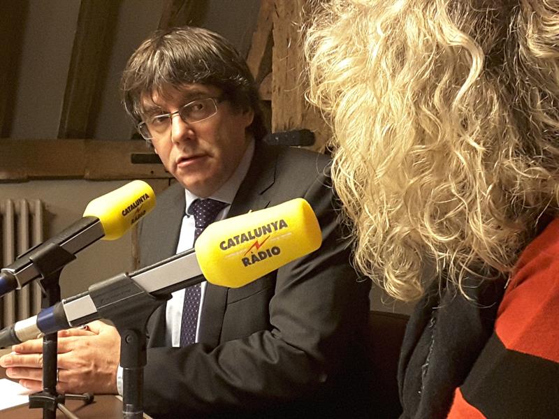 Puigdemont aclaró que en ningún momento los funcionarios catalanes pretendieron eludir sus responsabilidades.