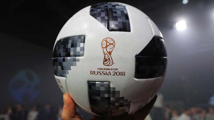El balón evoca recuerdos inolvidables de la Copa Mundial de 1970 y de sus futbolistas legendarios, Pelé, Gerd Müller, Giacinto Facchetti.