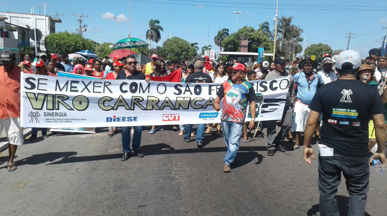 Trabajadores y movimientos sociales salieron este viernes a las calles de Brasilia para protestar contra la reforma laboral del presidente de facto Michel Temer.