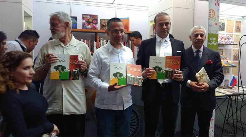 El embajador de India participa en la actividad. Dos libros sobre su país fueron presentados en la Filven.