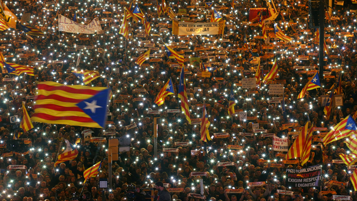 Miles de personas desbordaron las calles de Cataluña el sábado.