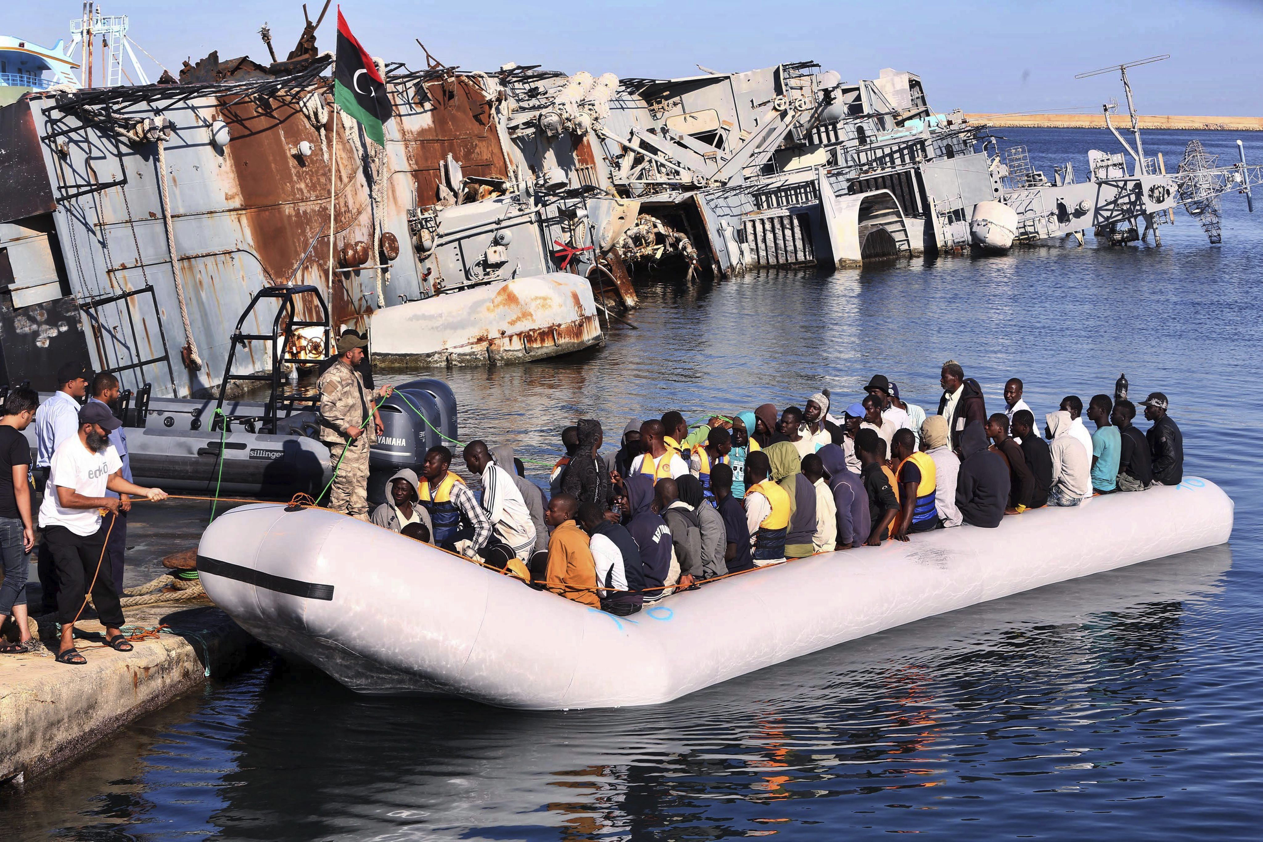 Miles de personas han muerto intentando cruzar el Mediterráneo para llegar a Europa.