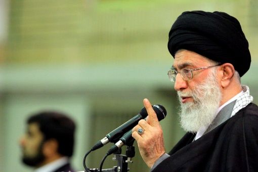 Líder de Irán pide mayor apoyo ante devastador terremoto