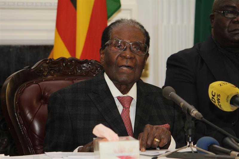 La UA espera que haya un reordenamiento político pacífico del poder en Zimbabue.