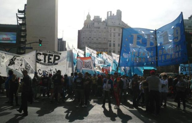Los argentinos protestan contra las reformas de Mauricio Macri