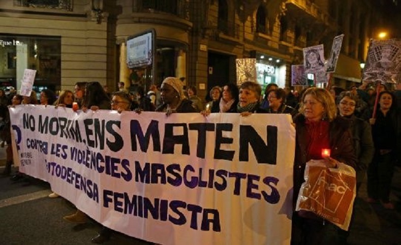 En España las mujeres se movilizaron por calles y avenidas para defender sus derechos. 