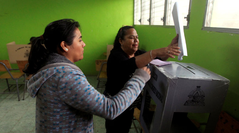 Elecciones de Honduras avanzan con normalidad pese a temores de fraude