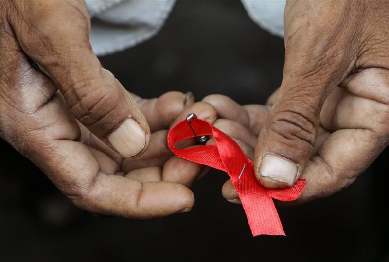 Los hombres son más proclives a morir por enfermedades relacionadas con el sida.