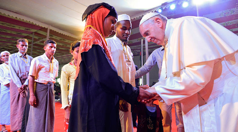 El papa instó a la reconciliación del país y al respeto de los derechos humanos de las minorías.
