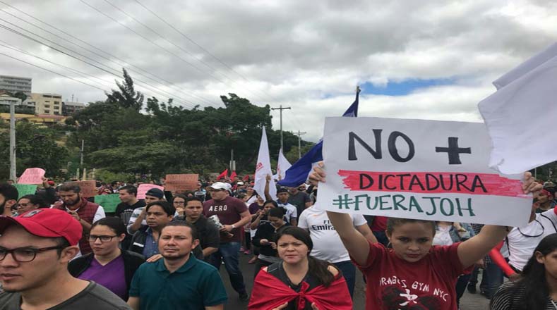 Los hondureños exigen al Tribunal Supremo Electoral los resultados de las elecciones presidenciales.