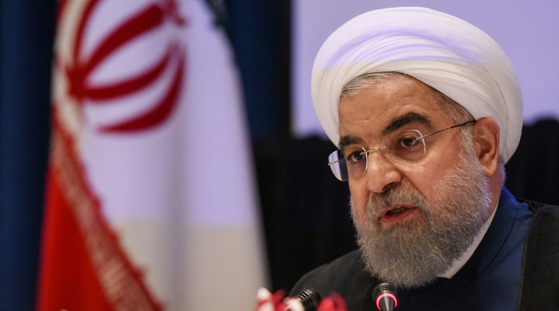 Jamenei lamentó que líderes y élites regionales sigan las órdenes de EE.UU. y actúen contra los musulmanes y el Islam.