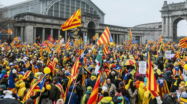 La protesta, convocada por la Asamblea Nacional Catalana (ANC) y la asociación Ómniun, tiene el lema "Despierta Europa".