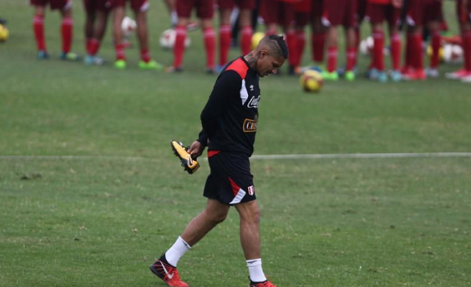 Peru's national soccer team player Paolo Guerrero attends a training session in preparation for their qualifying match against Argentina. Oct. 3, 2017.