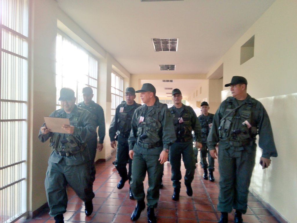 Unos 143 mil efectivos militares están desplegados en el territorio venezolano para resguardar a los votantes.