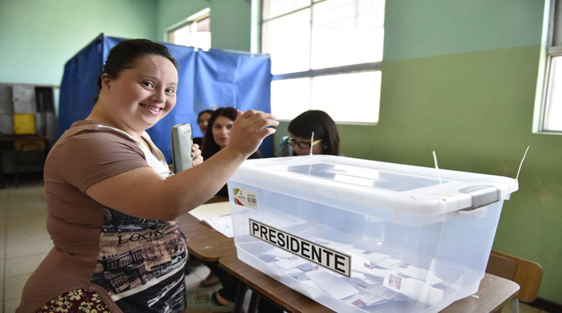 Unos 14,3 millones de votantes están convocados a elegir entre el conservador Sebastián Piñera y el progresista Alejandro Guillier..