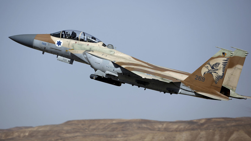 Militares israelíes aseguran que encontraron dos misiles lanzados desde la Franja de Gaza.