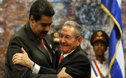 Venezuelan President Nicolas Maduro (L) and Cuban President Raul Castro (R).