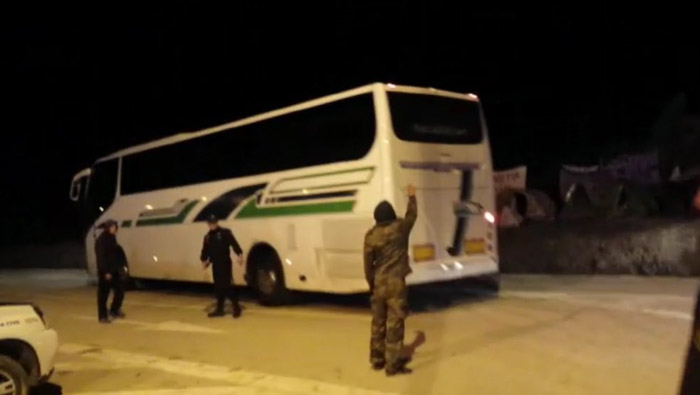 Los autobuses ingresaron a la cárcel irregular para trasladar al menos 40 refugiados a Argelia.