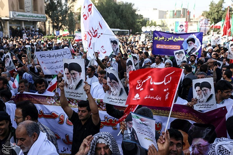 People take part in pro-government rallies, Iran, January 3, 2018.