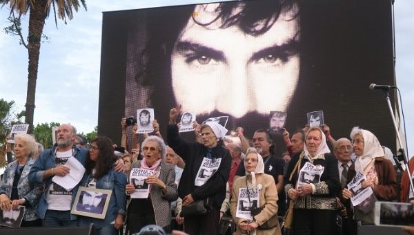 Thousands accompany Santiago Maldonado's family and demand justice for his murder and disappearance.