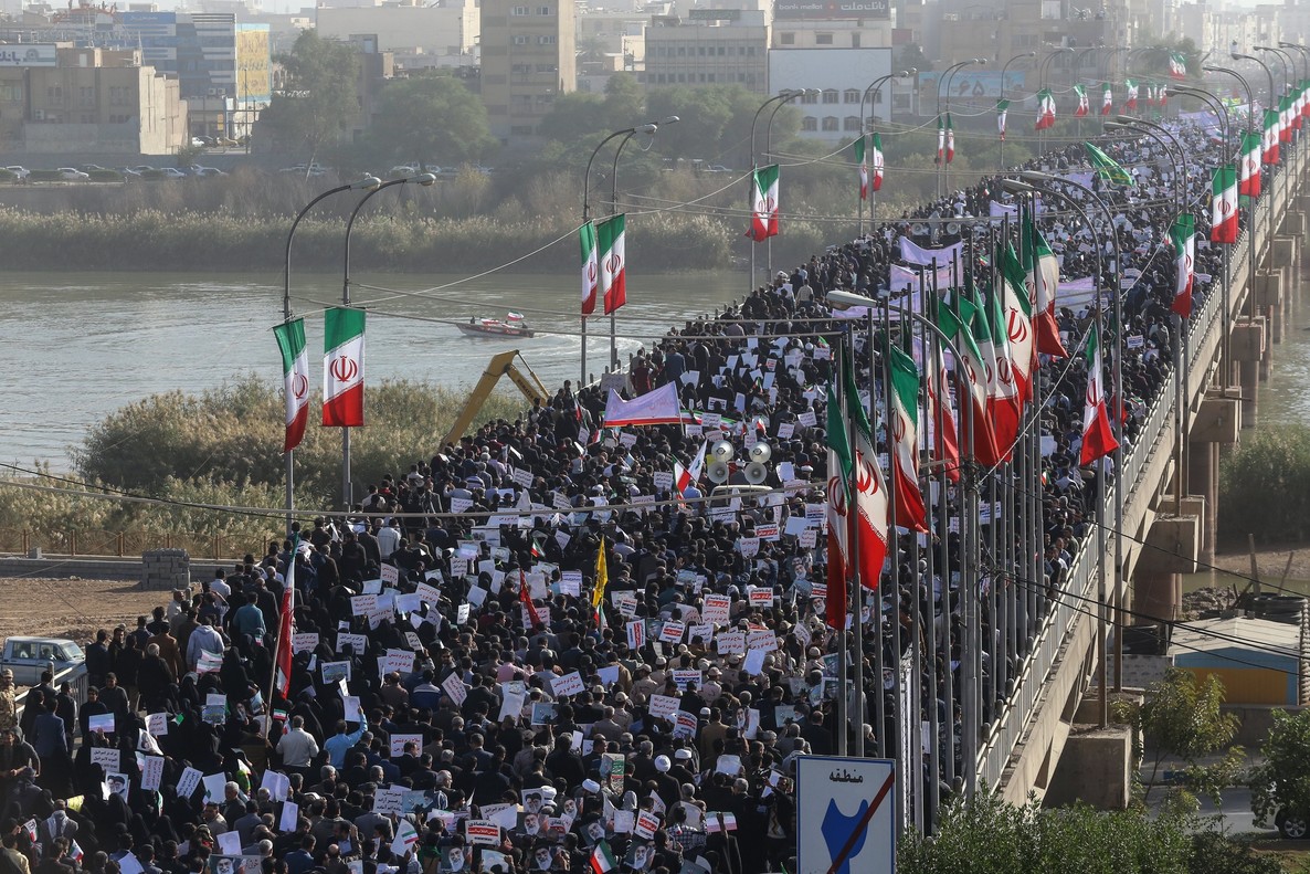 Pueblo iraní en respaldo al Gobierno durante una concentración en la ciudad de Isfahan, el pasado 4 de enero.