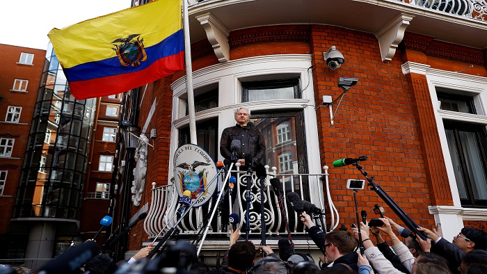 Assange podría ser detenido por la policía de Londres y condenado a cadena perpetua por los Estados Unidos.