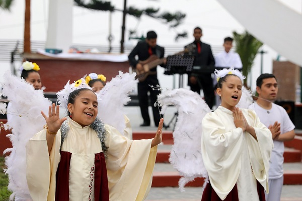 Children of 'The Angels of Marita Cabanillas' choir rehearse in Lima prior to Pope Francis' arrival in Peru.