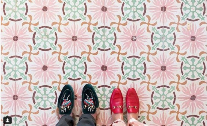Feet planted on a mosaic in Venice, Paris, Barcelona, then London: these are just a few of the locations depicted in the photo series by Sebastian Erras.