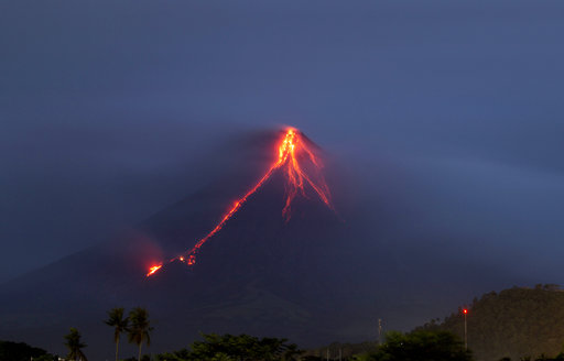 Debido a la erupción del volcán se han restringido los vuelos en las inmediaciones.