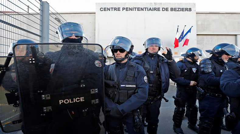 Desde el pasado 18 de enero efectivos de seguridad que custodian las cárceles de Francia han salido a protestar para exigir mejores condiciones salariales.