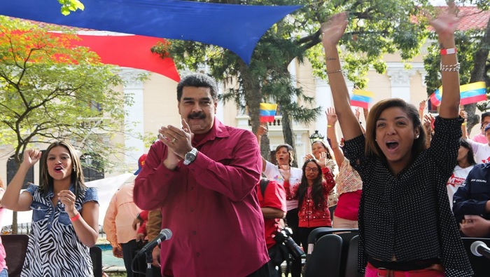 El mandatario venezolano se comprometió a asumir la candidatura presidencial.