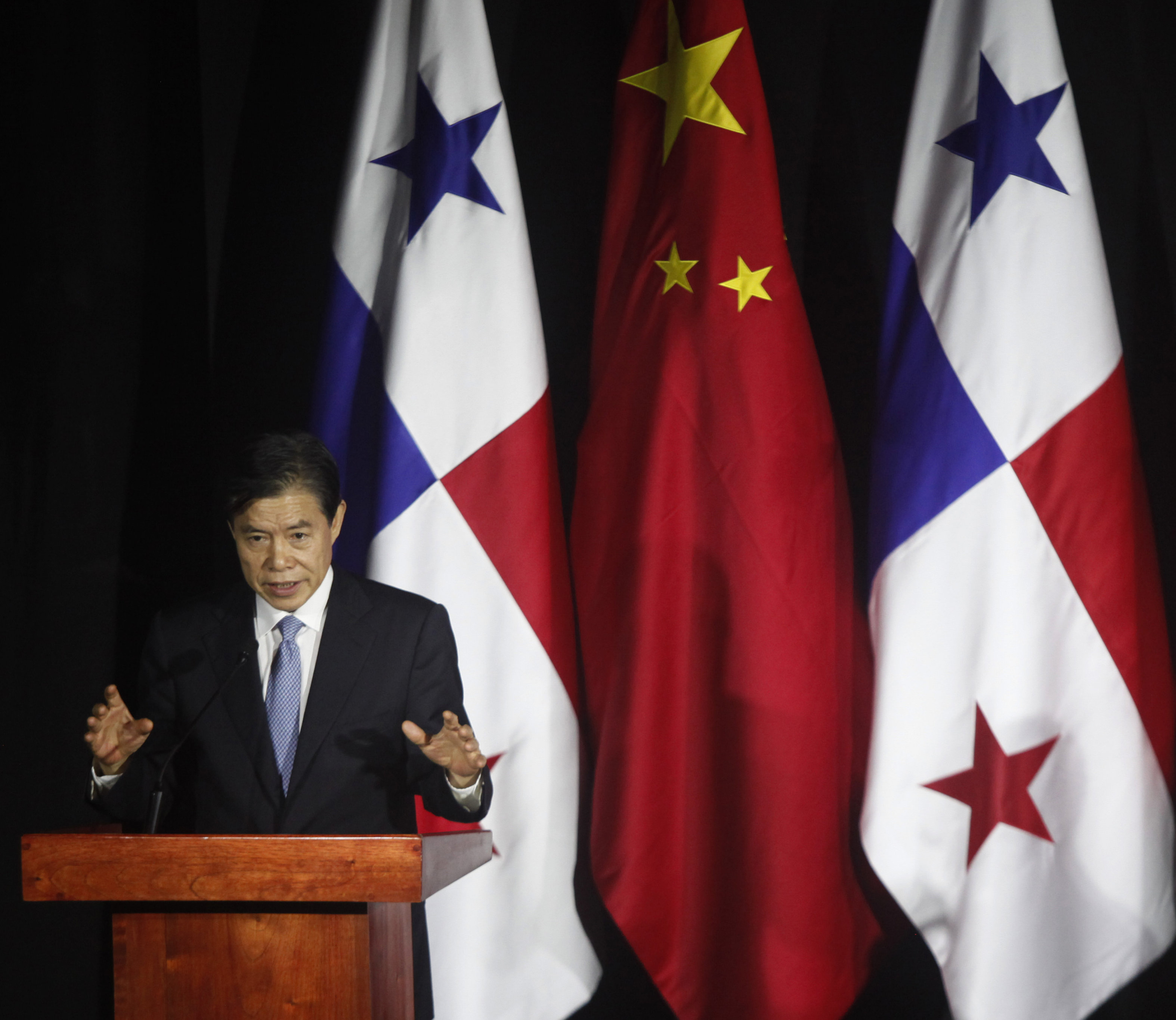 Panamá rompió relaciones diplomáticas con Taiwán y reconoció a China como 