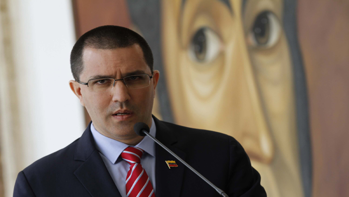 El diplomático afirmó que Venezuela actuó en defensa de su soberanía tras declarar persona non grata al embajador de España.