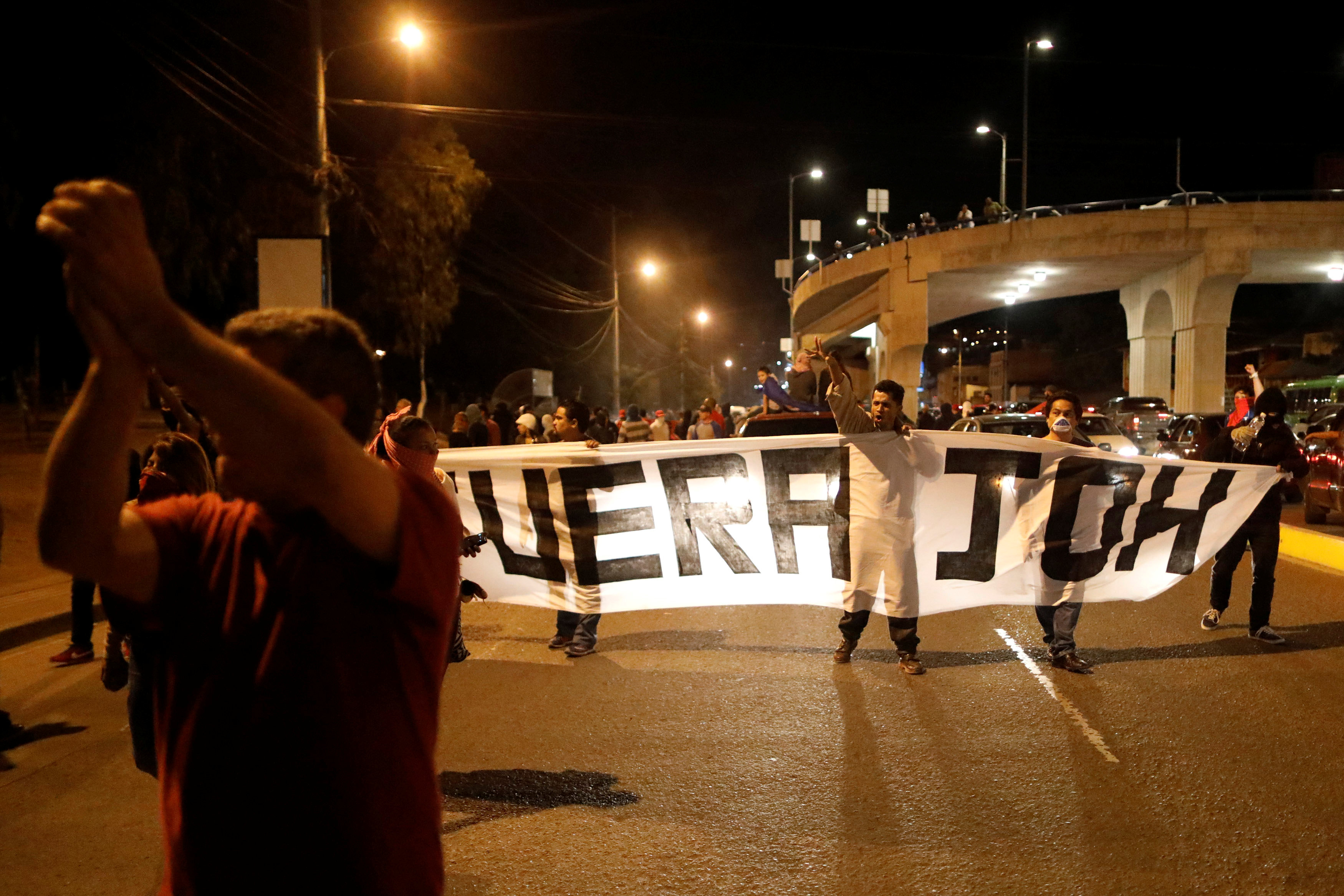 La oposición hondureña convocó a una manifestación este sábado en las afueras del Estadio Nacional.