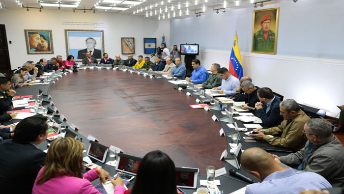 El mandatario venezolano presentó el Libro Blanco, que indicó las condiciones en que se manejará el petro.