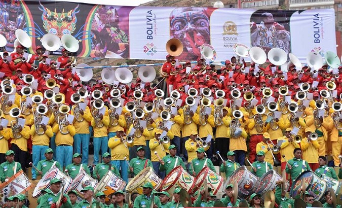 More than 6,000 musicians clad in red, yellow and green shirts in honor of the Bolivian flag wowed the crowds at the XVII Oruro Band Festival.