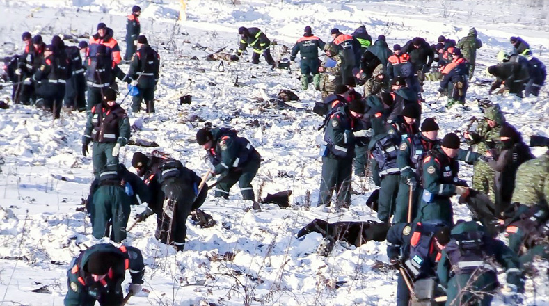 Los servicios de emergencia rusos informaron que de los 71 tripulantes 65 eran pasajeros y seis eran miembros de la tripulación, además, aseguraron que "no hay posibilidades" de encontrar sobrevivientes. 