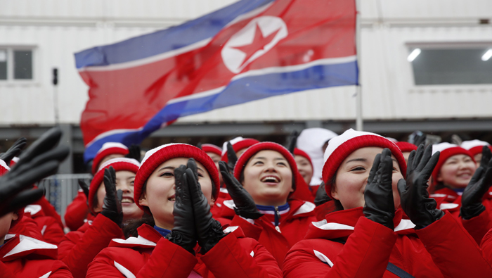 Las animadoras forman parte de la delegación de Corea del Norte.