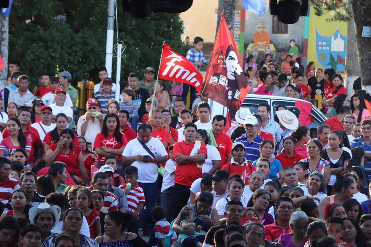 El FMLN denunció que la derecha considera los programas sociales como un despilfarro.
