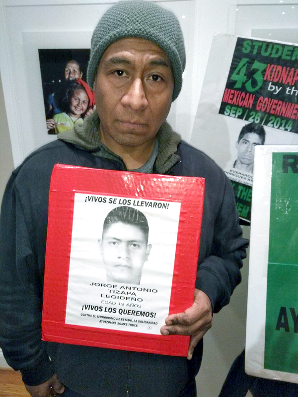 Antonio Tizapa, padre de uno de los 43 jóvenes desaparecidos en la zona rural de Iguala.