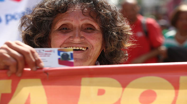 Los militantes del Partido Socialista Unido de Venezuela se hicieron presente en apoyo a su candidato único.