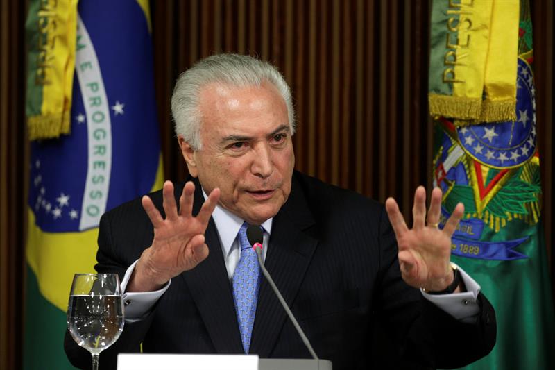 Es la primera vez en Brasil que se realiza una investigación de cuentas bancarias a un presidente que se encuentra ejerciendo su mandato.