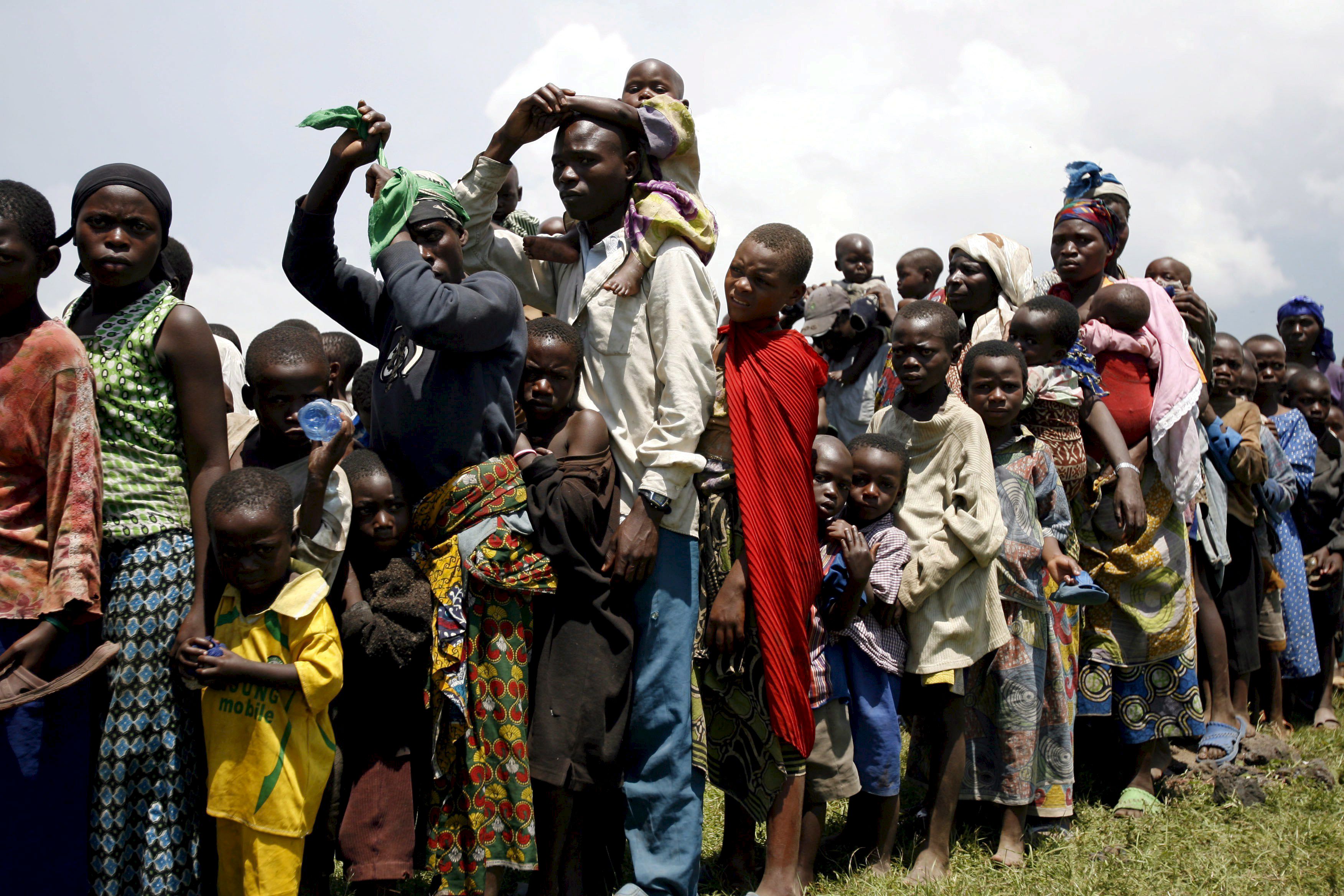 El 77,5 por ciento de los congoleños que huyen a Uganda son mujeres y niños.