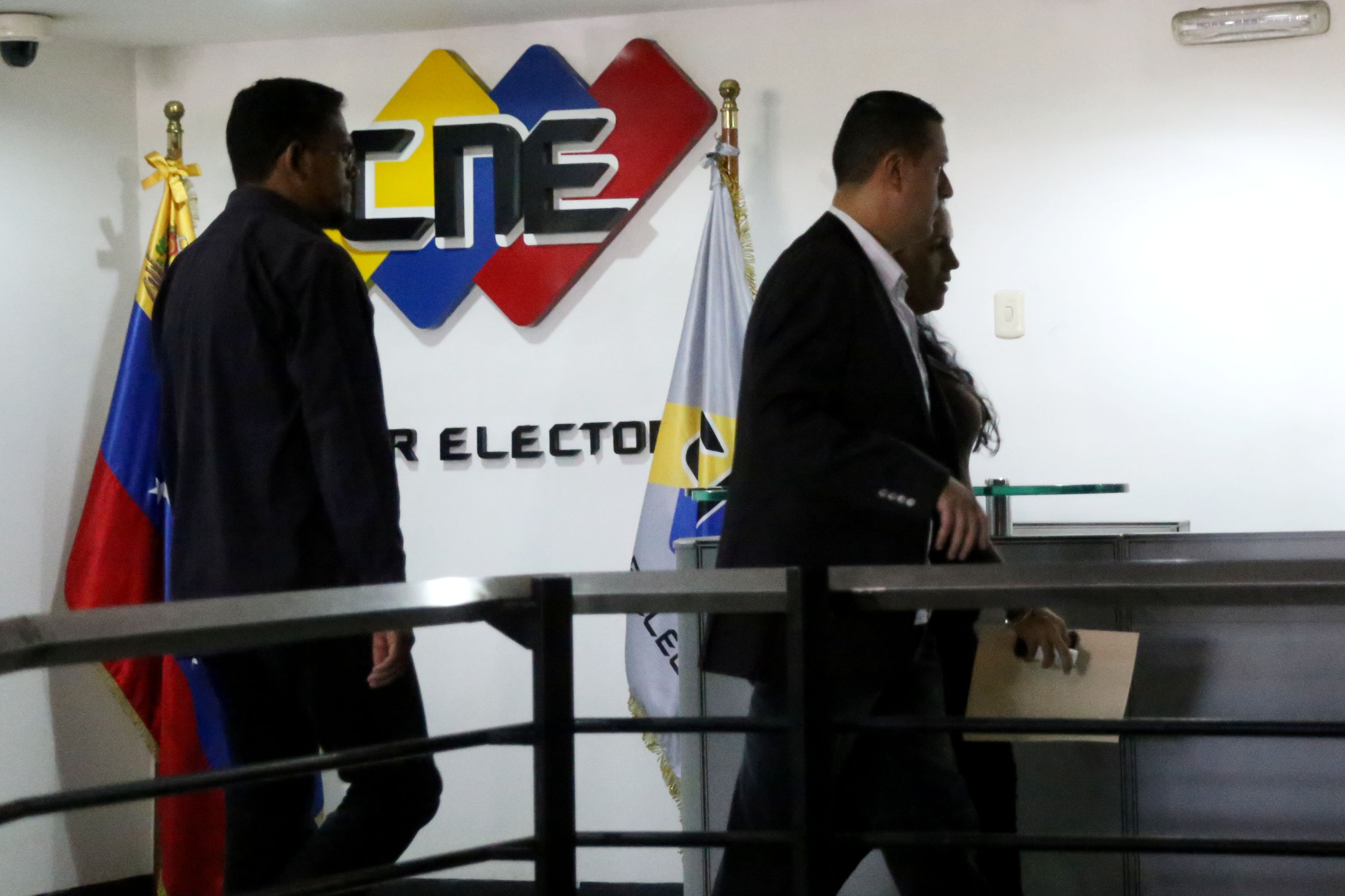 El encuentro entre los diplomáticos y el CNE se lleva a cabo en la sede principal del ente en Caracas.